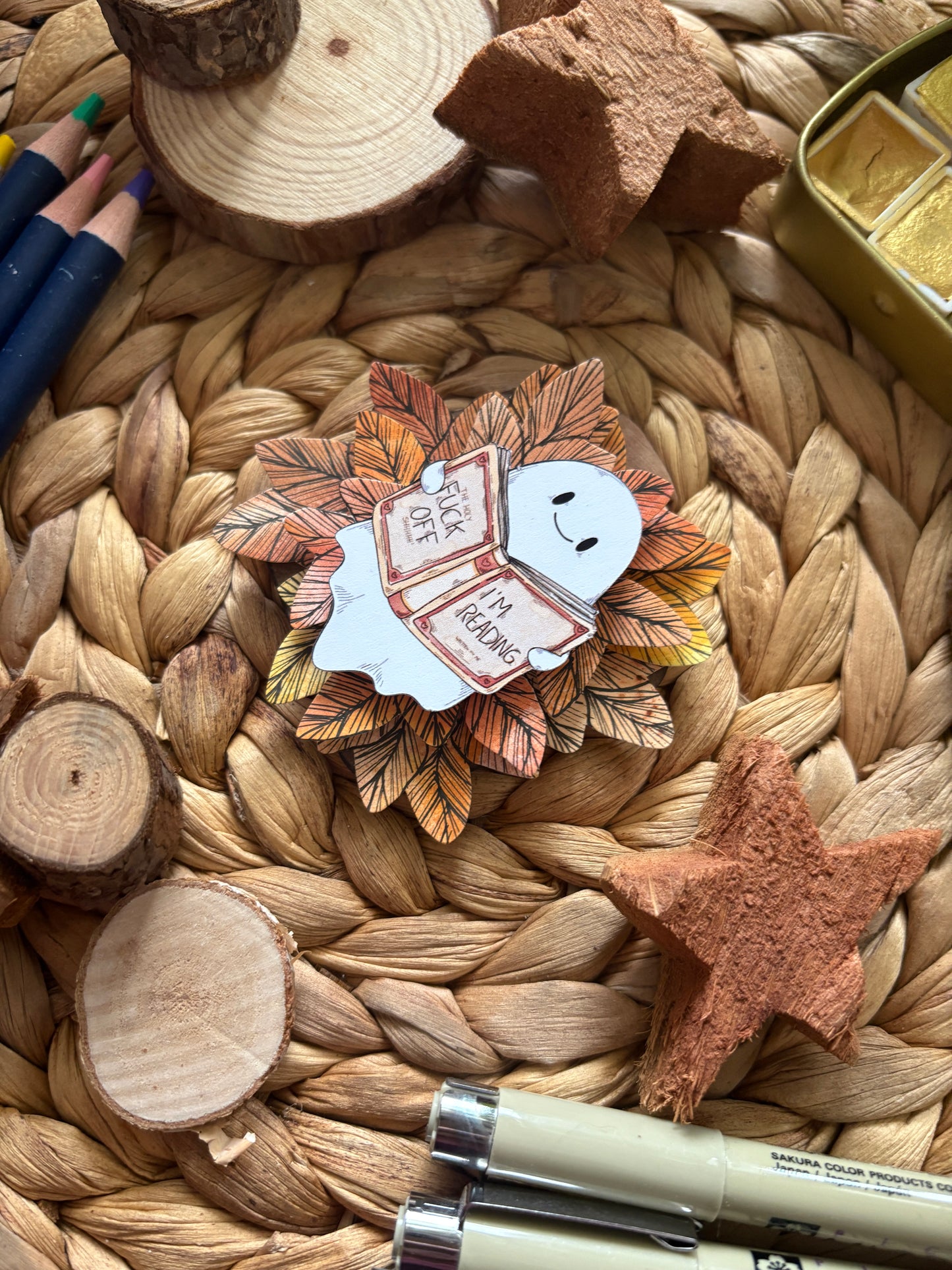 Magnet - "Fck off, I'm reading"