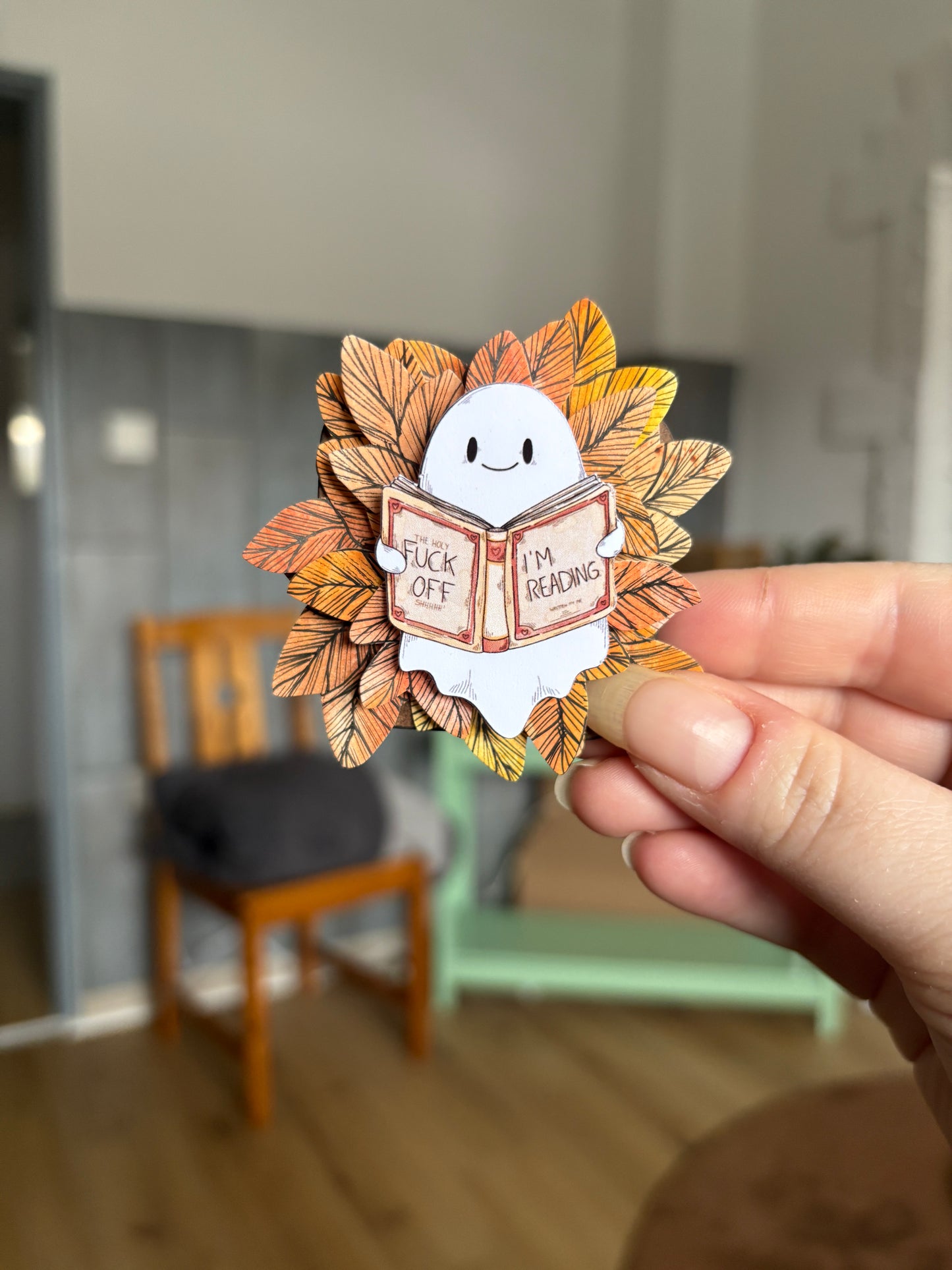 Magnet - "Fck off, I'm reading"