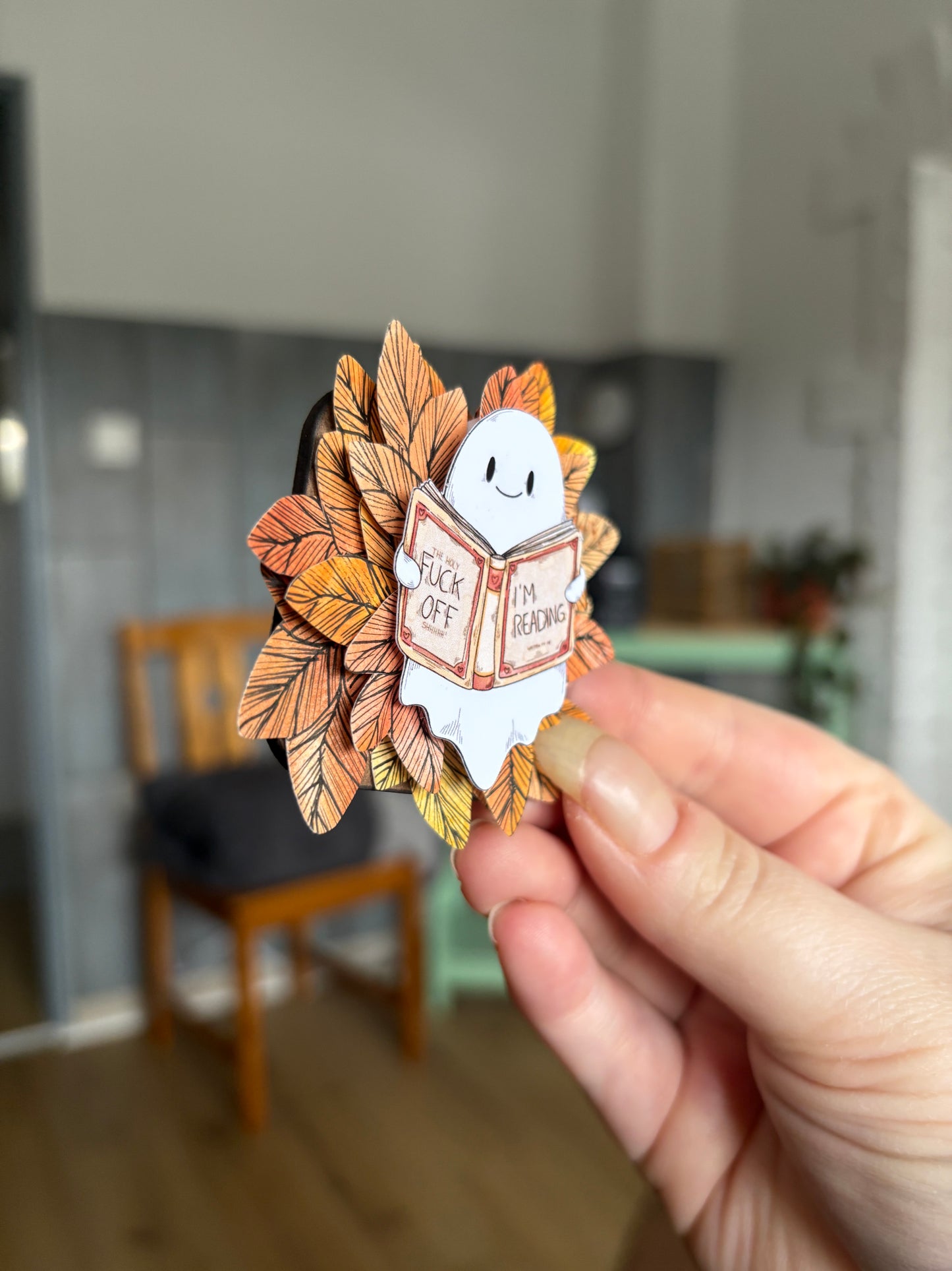 Magnet - "Fck off, I'm reading"